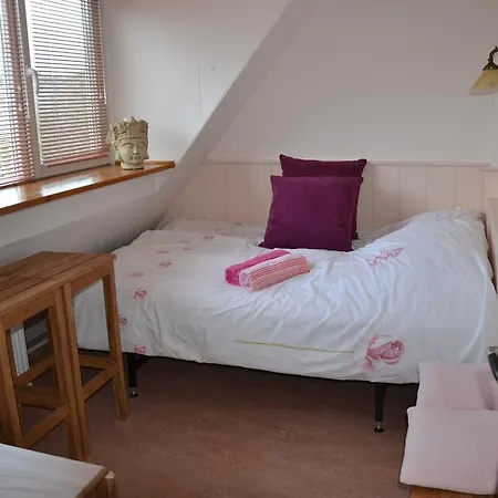 Macbed Checkin-time 1700-1800 Or Request Before Book ألكمار