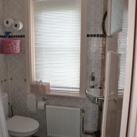 Macbed Checkin-time 1700-1800 Or Request Before Book Alkmaar