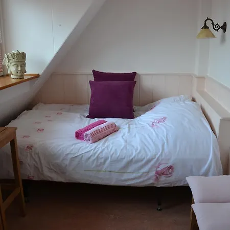 Macbed Checkin-time 1700-1800 Or Request Before Book Bed & Breakfast Alkmaar