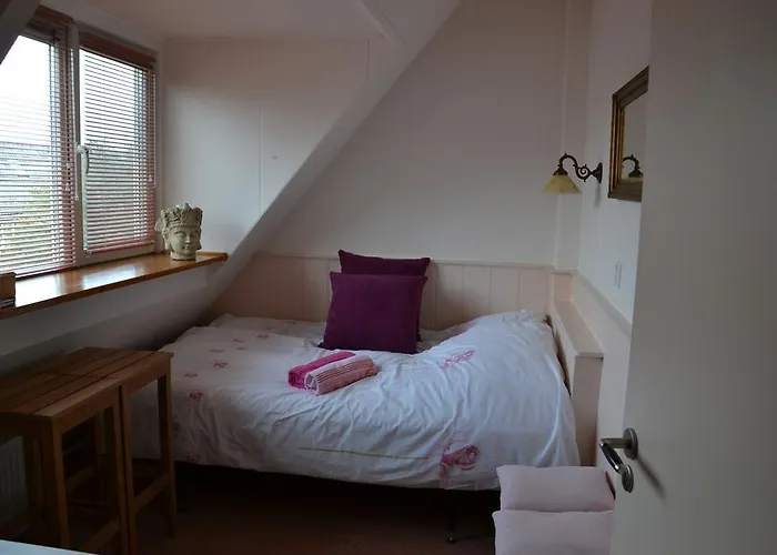 Macbed Checkin-time 1700-1800 Or Request Before Book